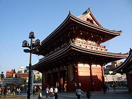 浅草寺宝蔵門の屋根瓦